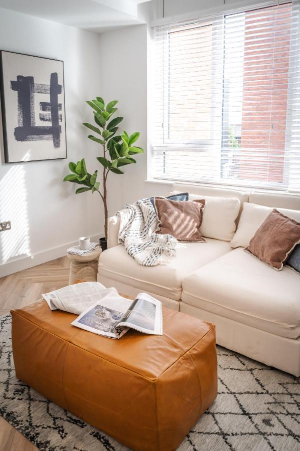 Royal House Stylish Apartments - เชสเตอร์ ภายนอก รูปภาพ