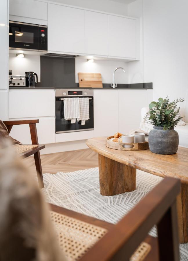 Royal House Stylish Apartments - เชสเตอร์ ภายนอก รูปภาพ