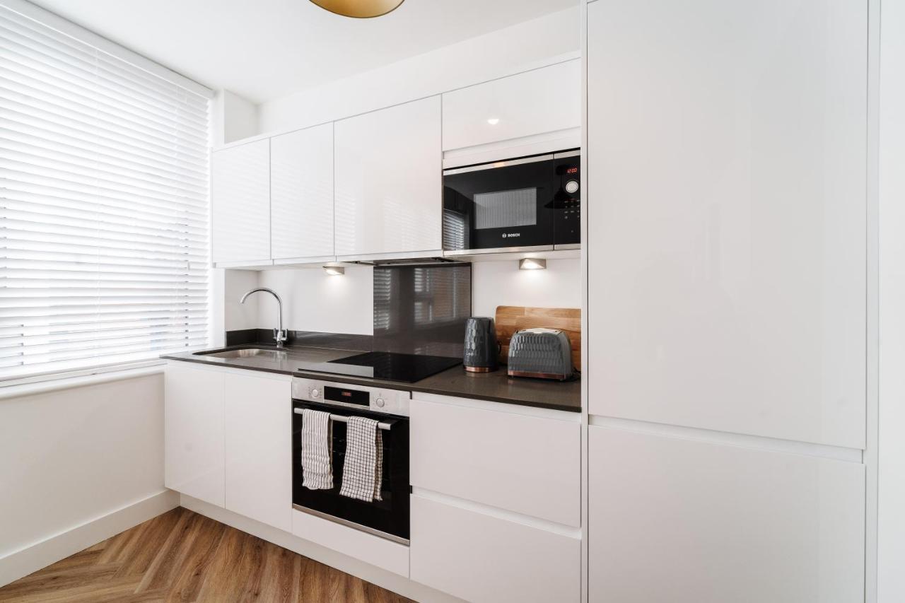 Royal House Stylish Apartments - เชสเตอร์ ภายนอก รูปภาพ