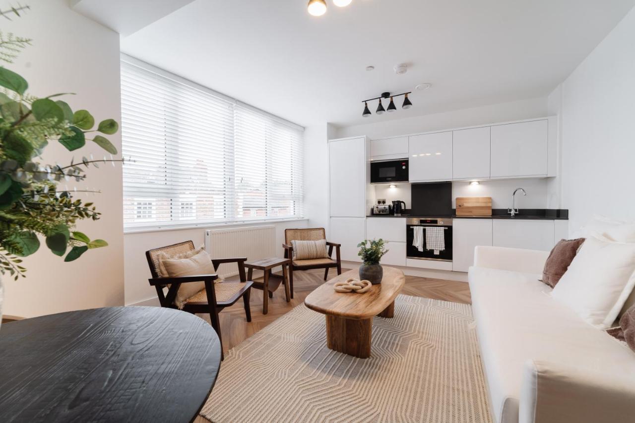 Royal House Stylish Apartments - เชสเตอร์ ภายนอก รูปภาพ