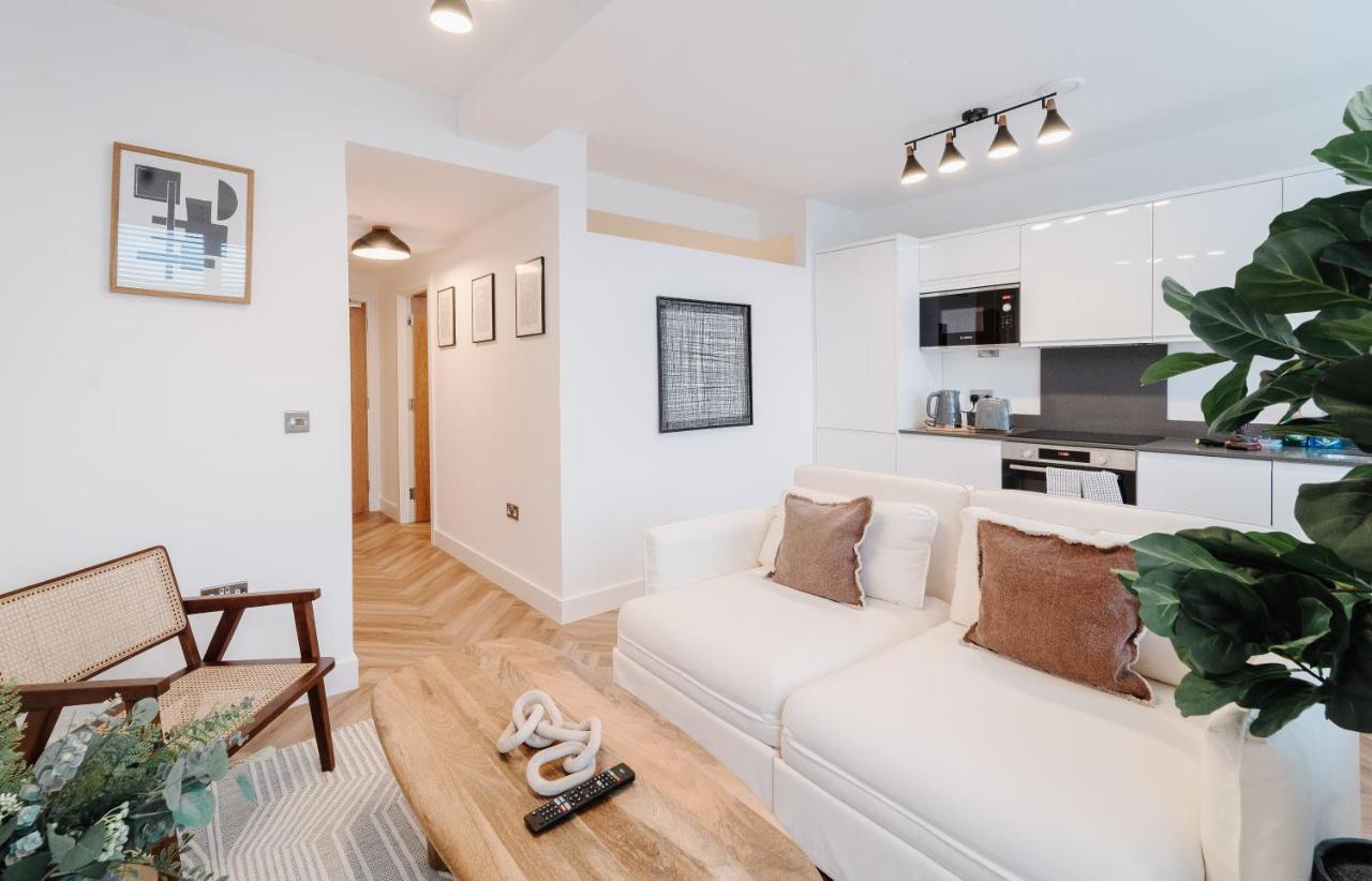 Royal House Stylish Apartments - เชสเตอร์ ภายนอก รูปภาพ