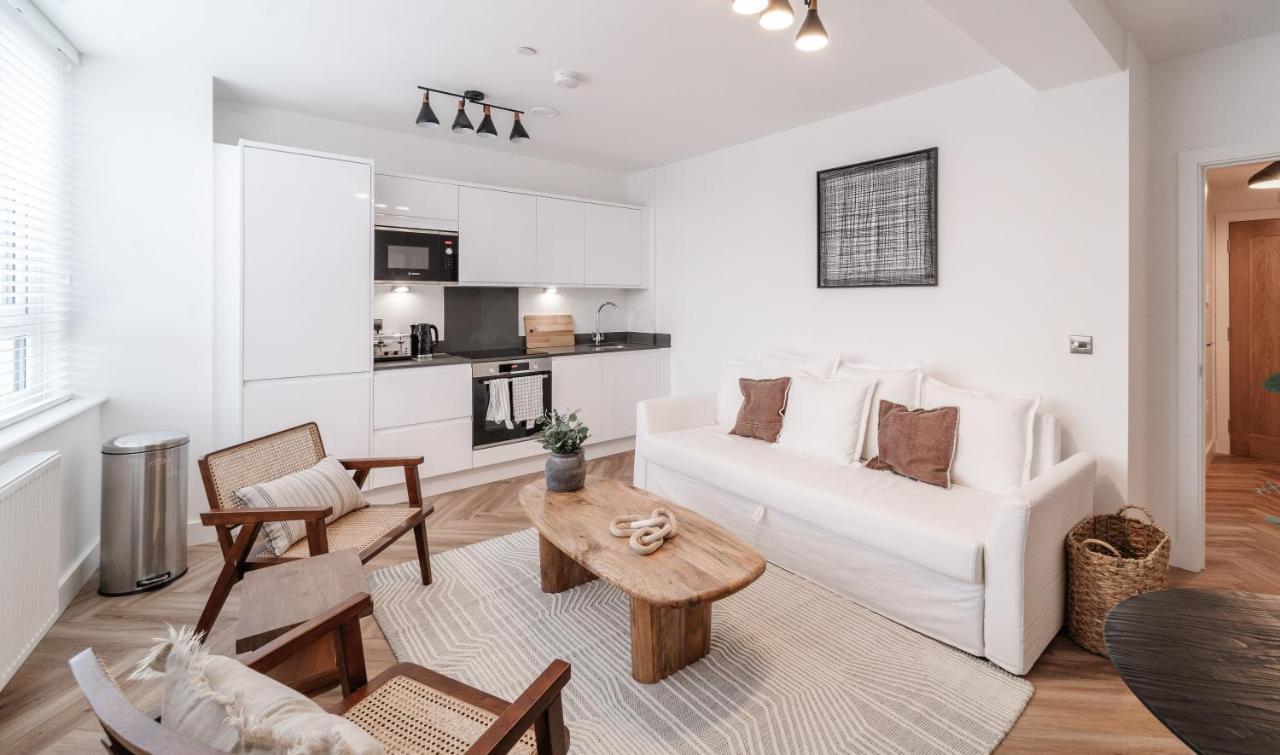 Royal House Stylish Apartments - เชสเตอร์ ภายนอก รูปภาพ