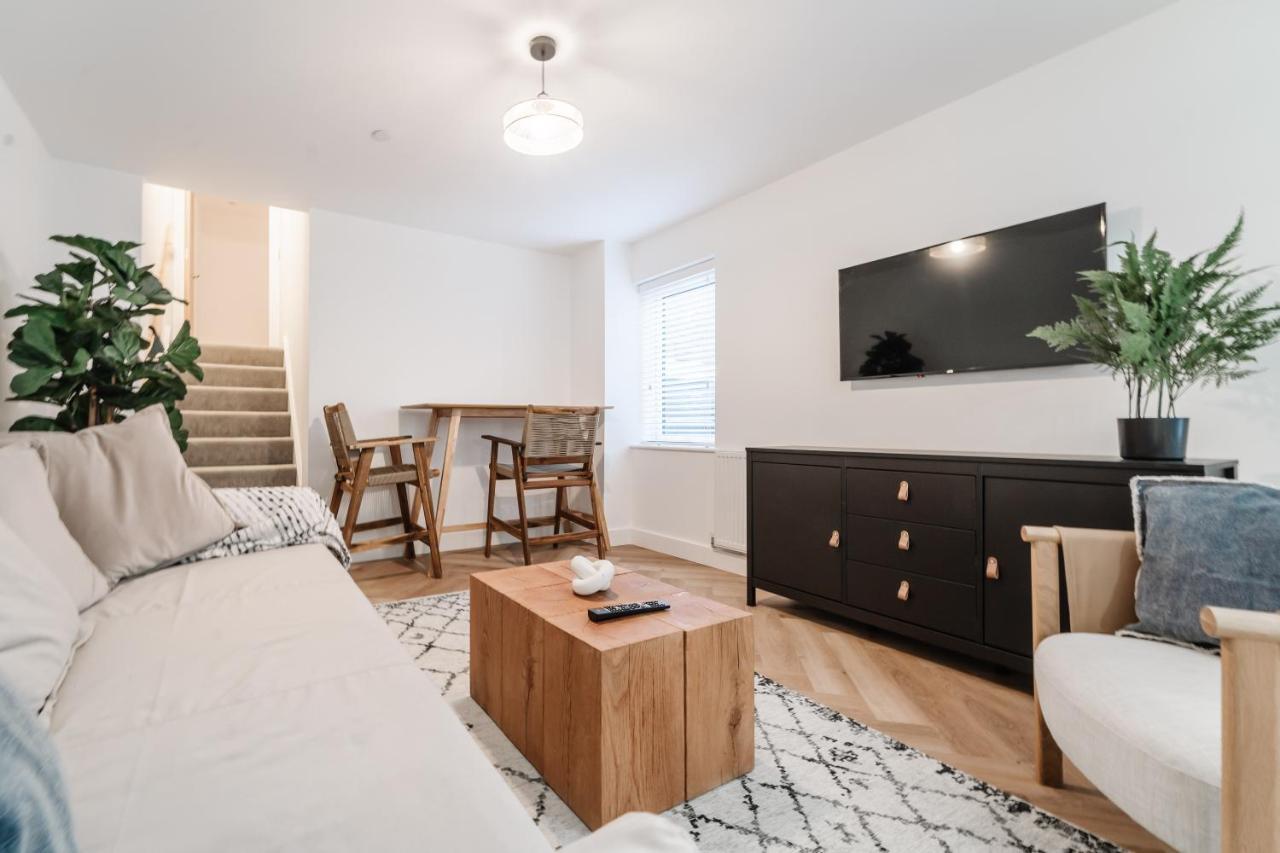 Royal House Stylish Apartments - เชสเตอร์ ภายนอก รูปภาพ