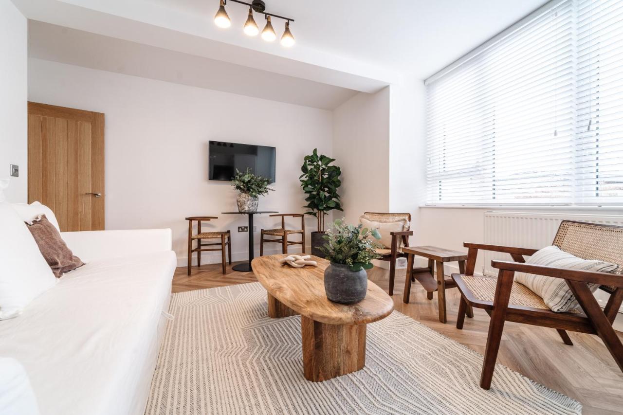 Royal House Stylish Apartments - เชสเตอร์ ภายนอก รูปภาพ